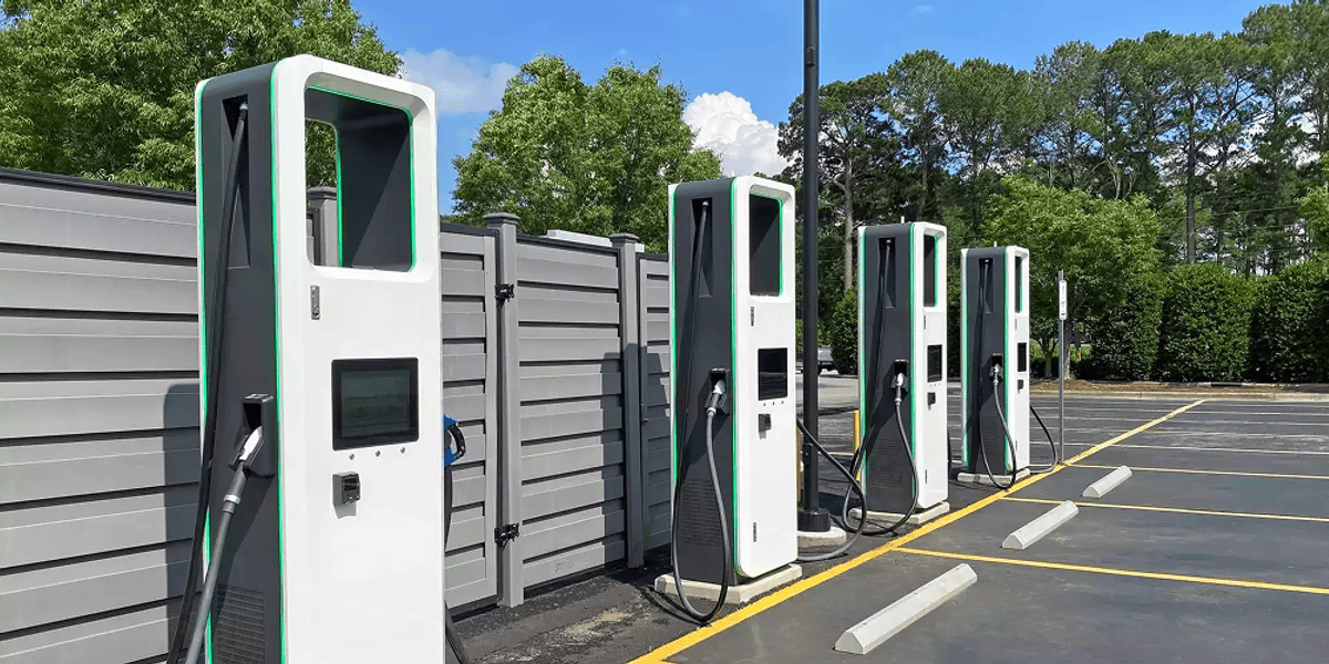 Monitore und Touchscreens für den Außenbereich